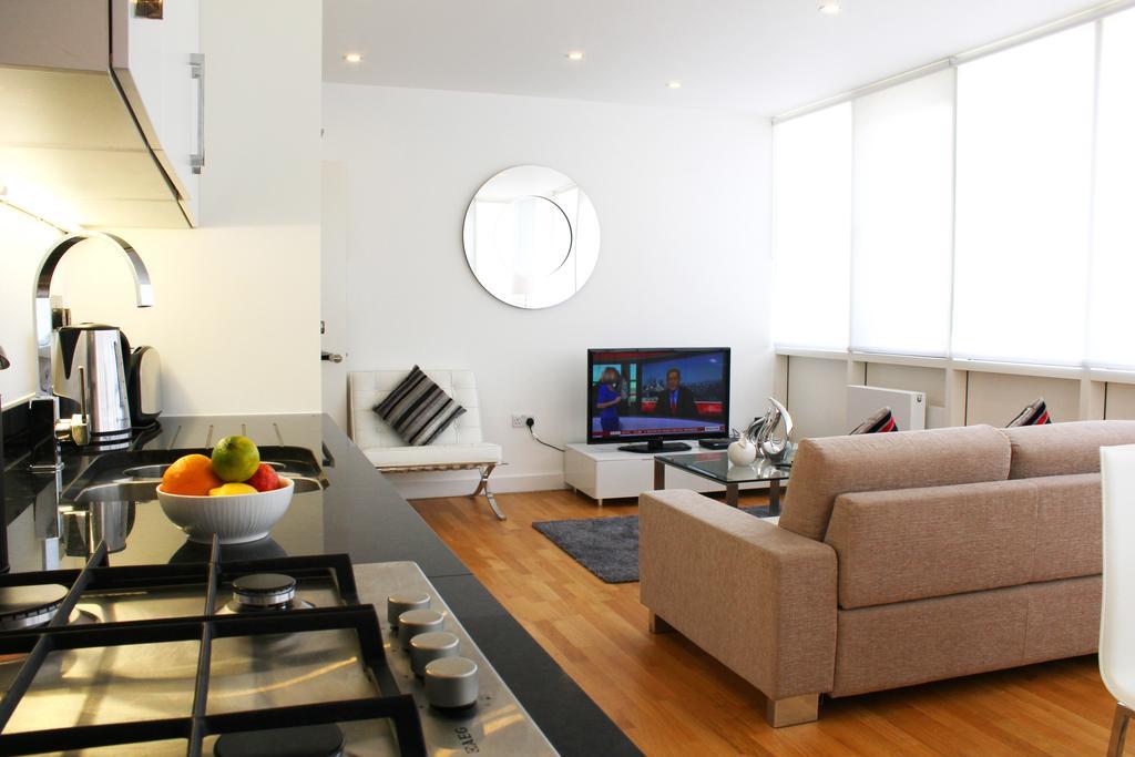 Old Street City Apartments London Room photo